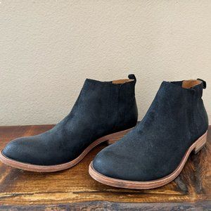 Kork-ease Velma Black Suede Chelsea Boot Sz 7.5
